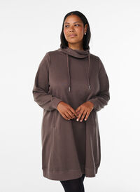 FLASH - Short sweatshirt dress with high collar and pockets, Brown, Model