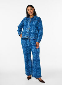 Myra jeans in floral denim with a wide fit, Blue, Model