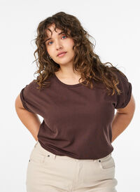 Short-sleeved cotton blend t-shirt, Brown, Model